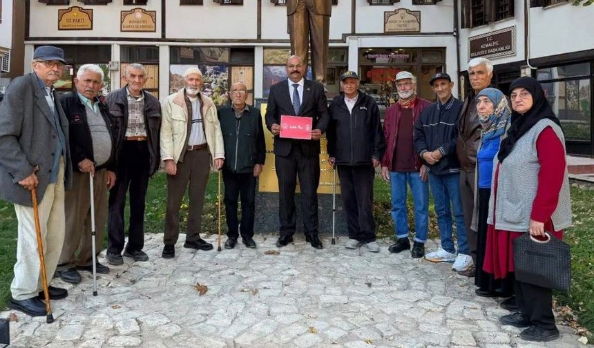 Kemaliye'de Huzurevi Sakinleri "İyilik Var" Projesiyle Ağırladı