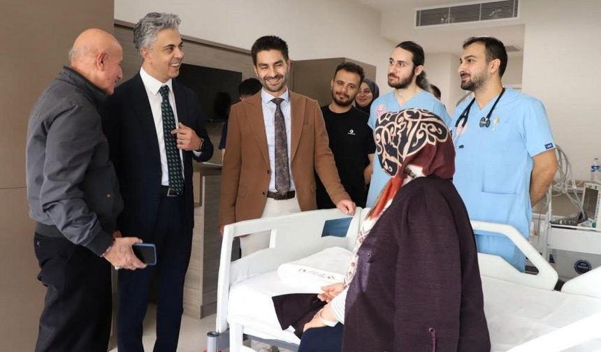 Rektör Kuyrukluyıldız ve Başhekim Taş'tan Hastalara Ziyaret