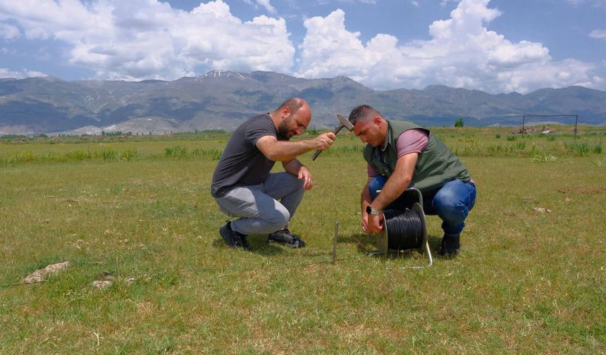 Erzincan meralarında hayvancılık için su çalışması