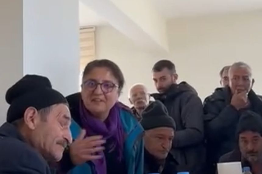 İliç'te kayıp madenci yakınlarını DEM'li vekil ziyaret ederse ne olur konulu video