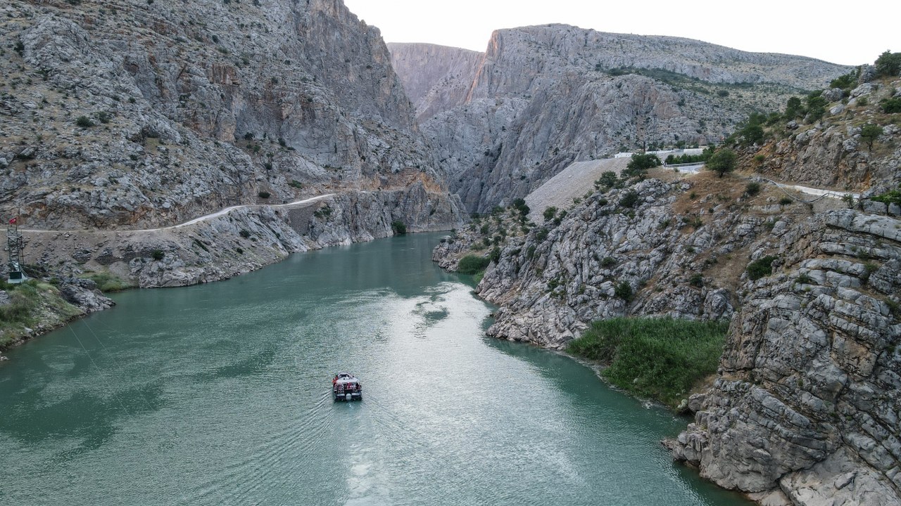 Adrenalin tutkunlarının vazgeçilmez rotası KARANLIK KANYON