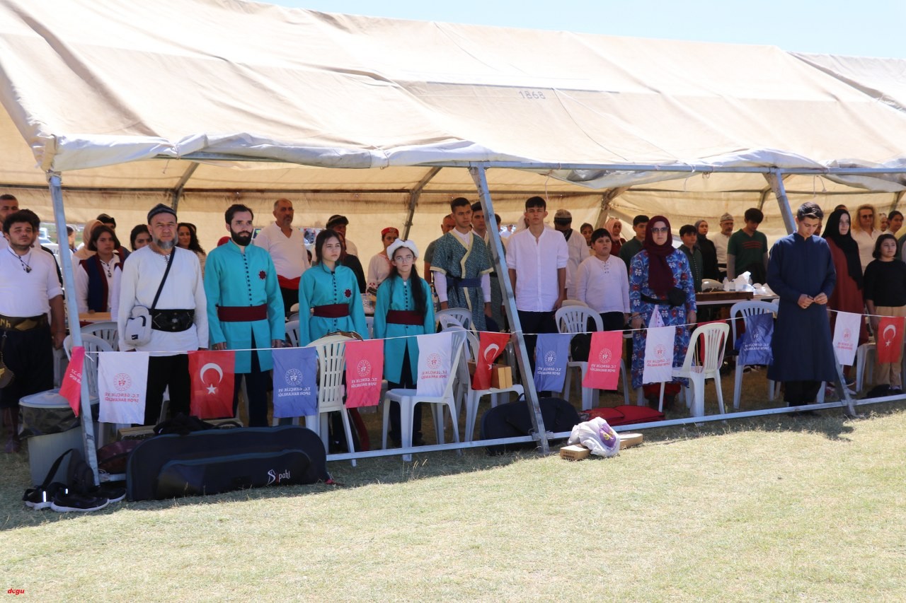 Mengücek Gazi Hava Koşusu Türkiye Şampiyonası, Erzincan'da başladı (2)_1280x853