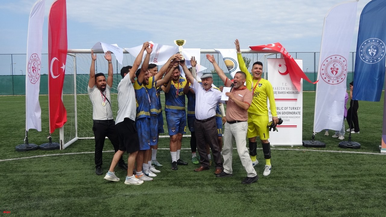 Göçmenlerin futbol turnuvası sona erdi, Kayseri, Erzincan, Trabzon takımları gülen taraf oldu (1)_1280x720