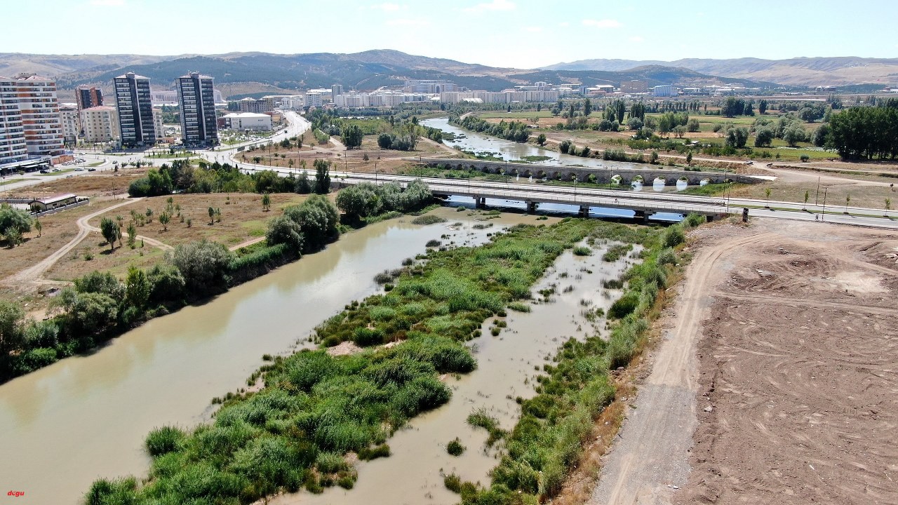 Kızılırmak kurudu, yatağı sazlığa döndü (2)_1280x720