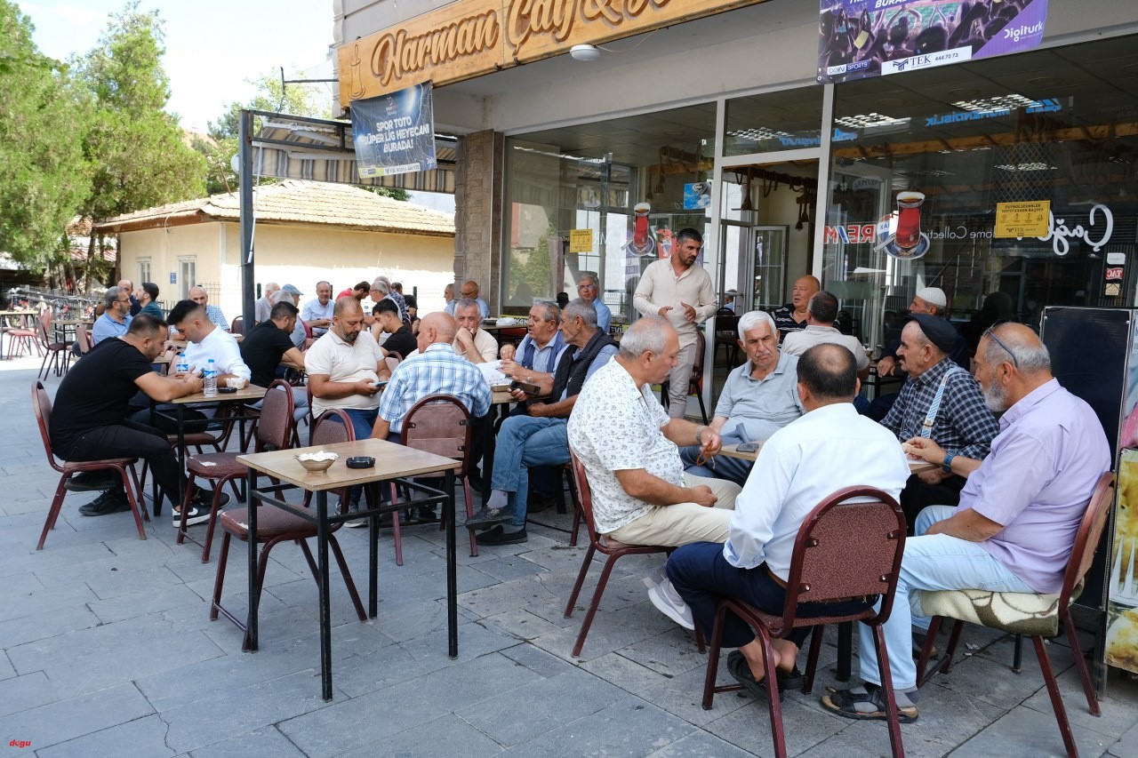 Otlu mu Süzgeçli mi Bu sorunun cevabını vermeyen Erzincan’da çay içemiyor (3)_1280x853