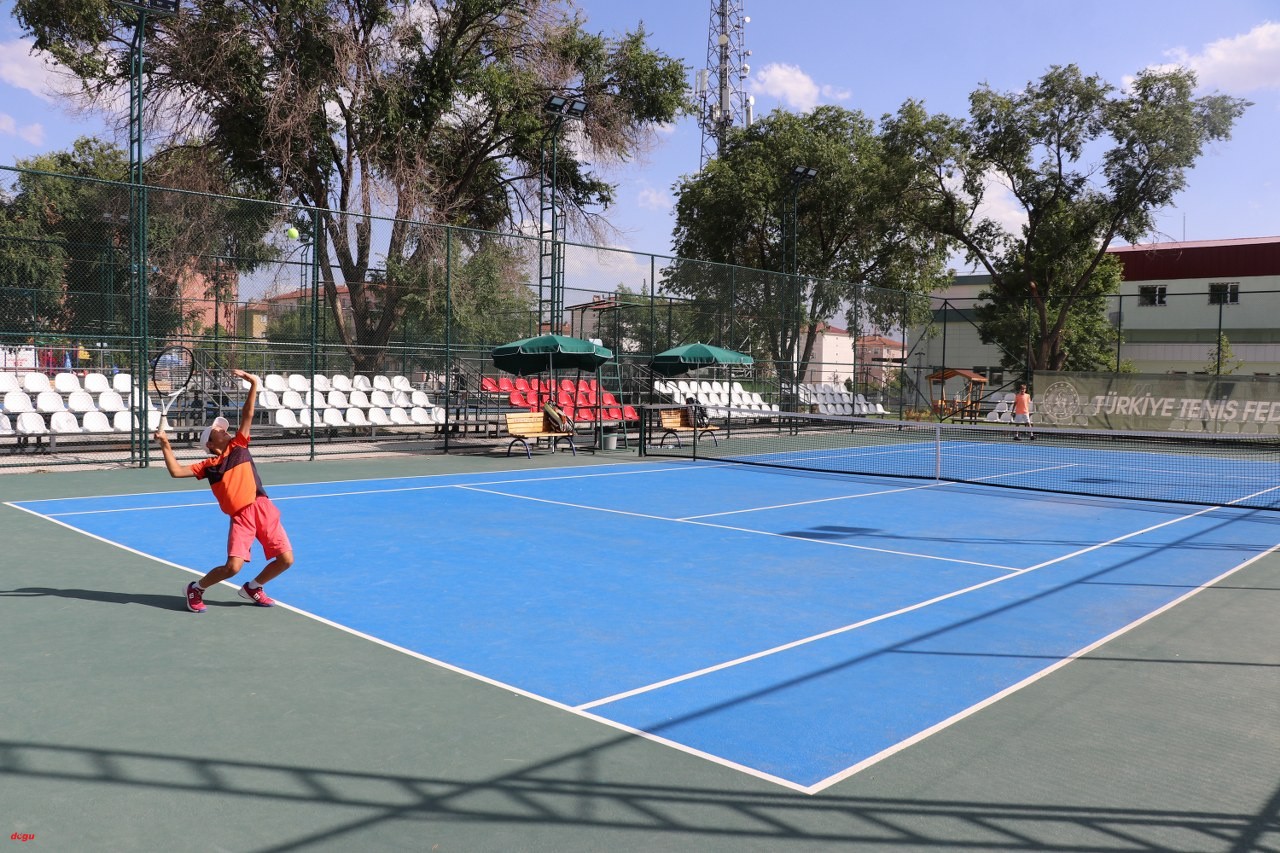 Uluslararası Ergan Cup Tenis Turnuvası başladı (1)_1280x853