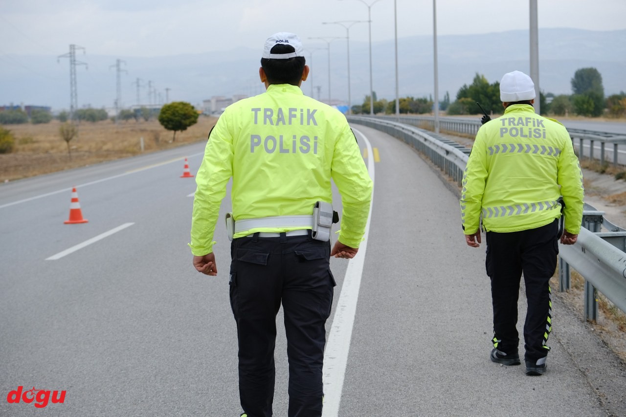 Erzincan'da  ölüm kavşağında drone ile trafik denetimi yapıldı (1)_1280x853