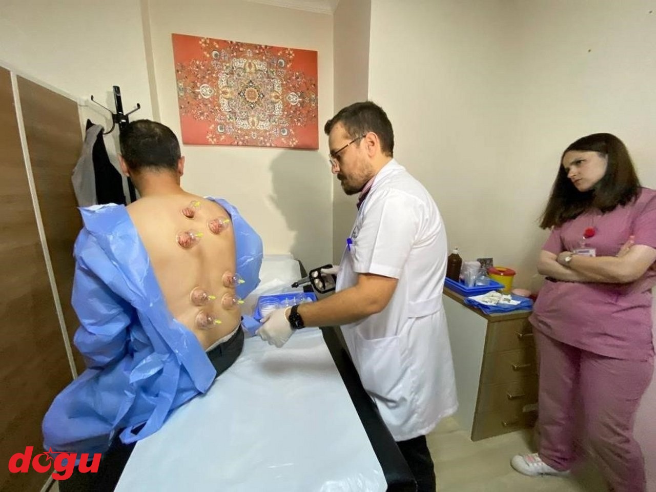 Hastalar Erzincan'da ozon terapi, hacamat ve sülük tedavisi ile şifa buluyor (3)_1280x960
