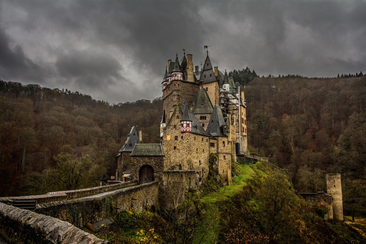 Eltz Kalesi – Wierschem, Almanya_1280x853