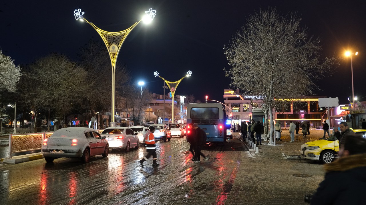 Erzincan 2023 Yılı Ilk Karı Yağdı (12) 1280X720