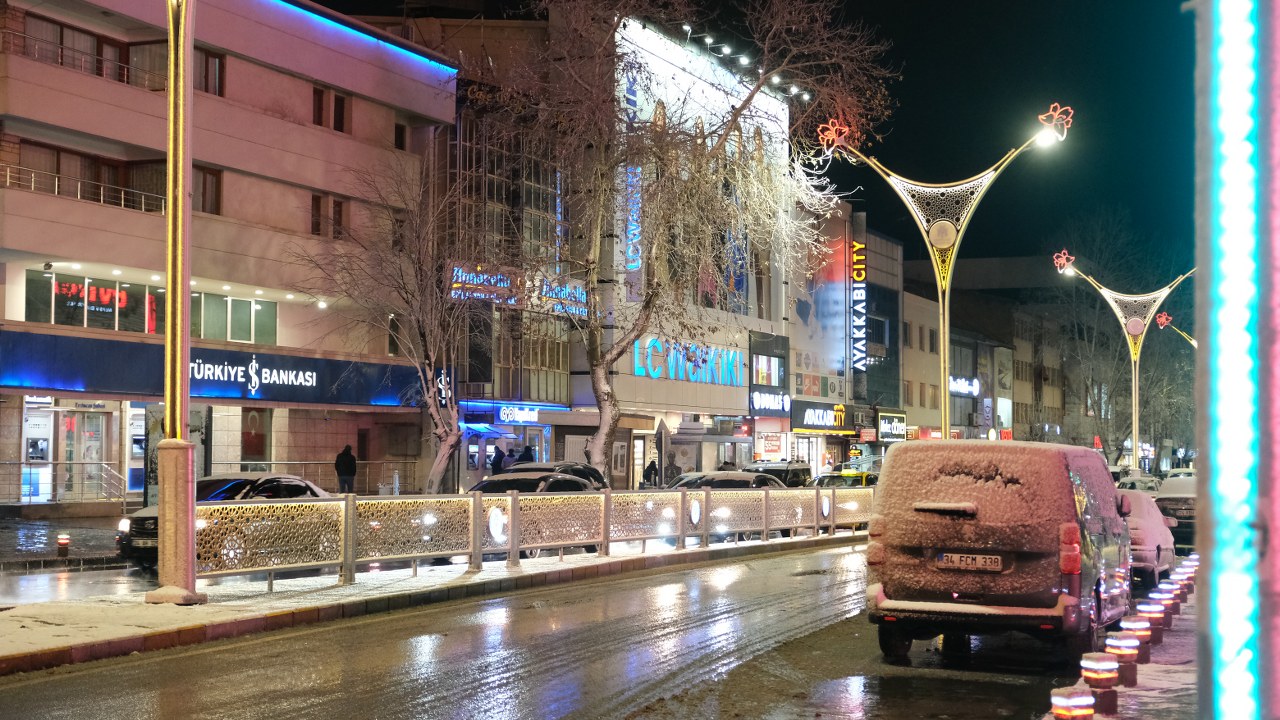 Erzincan 2023 Yılı Ilk Karı Yağdı (137) 1280X720