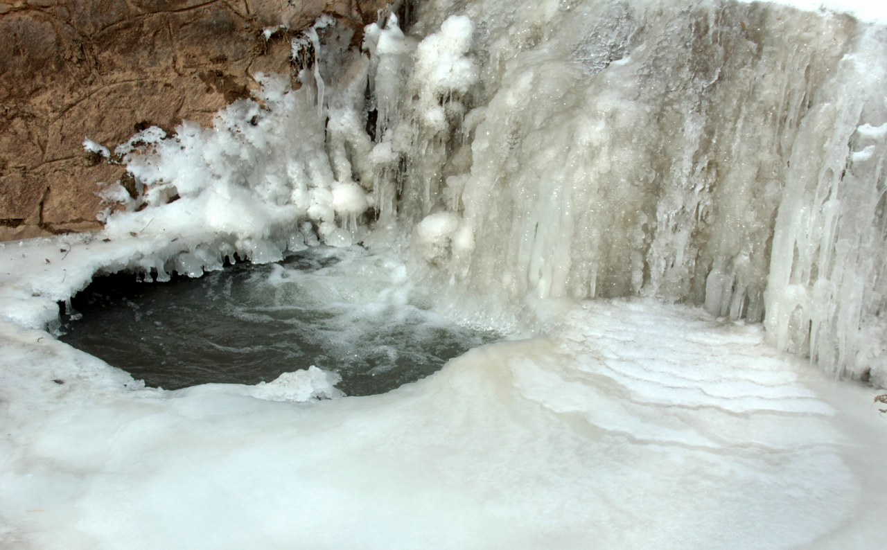 Erzincan ve Bayburt’ta soğuktan araç camları buz tuttu (1)_1280x794