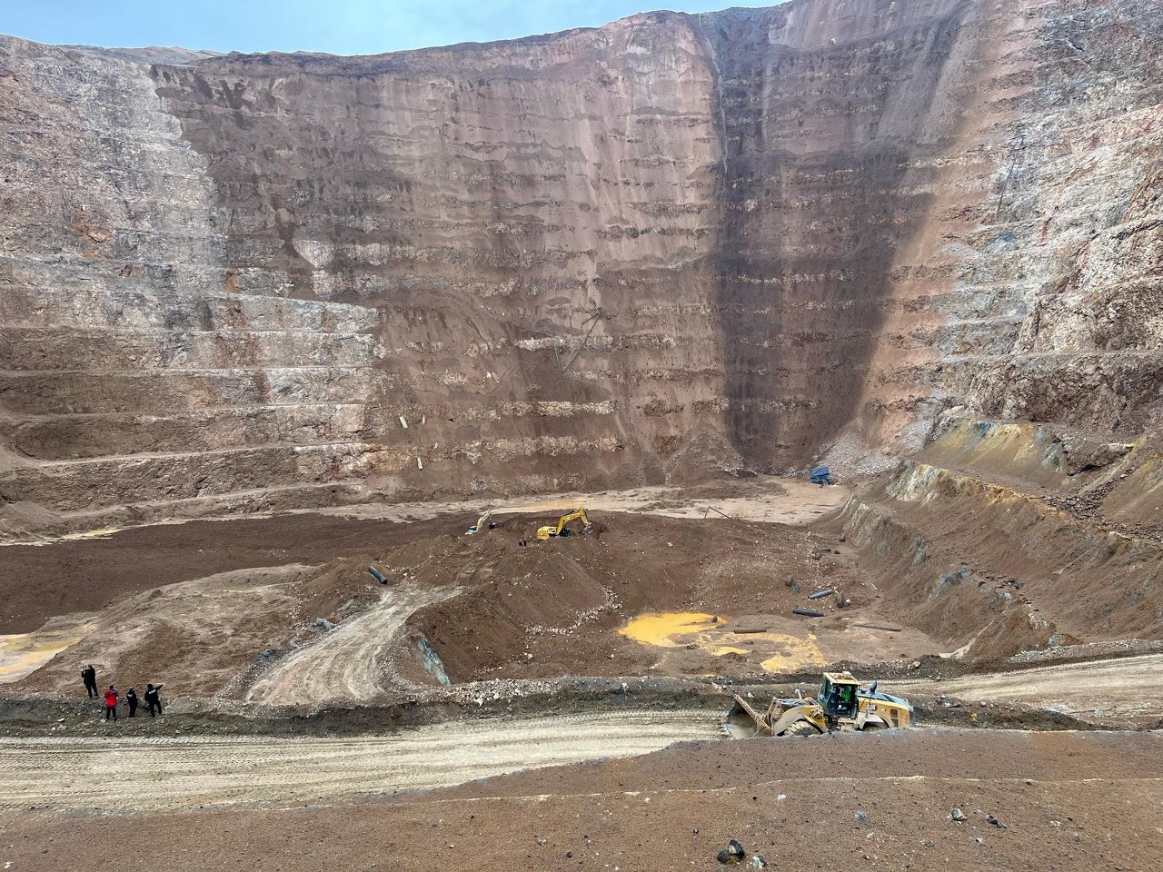 Erzincan'da Kayıp 3 Işçinin Olduğu Değerlendirilen Manganez Ocağındaki Çalışmalar Yoğunlaştırıldı (2) 1280X960