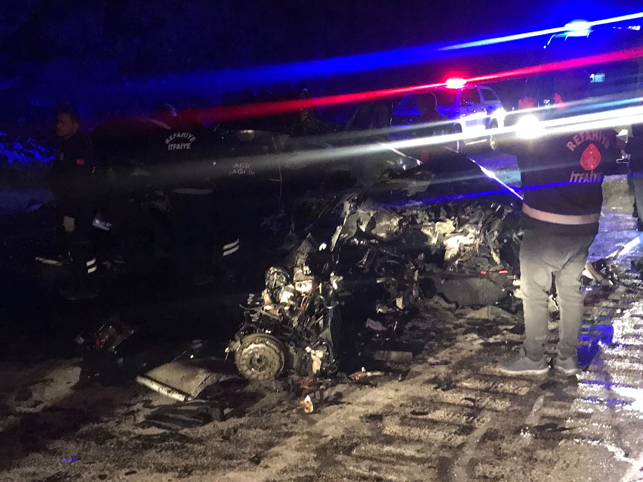 Sakaltutan'da meydana gelen trafik kazasında ulk belirlemelere göre 3 kişi öldü