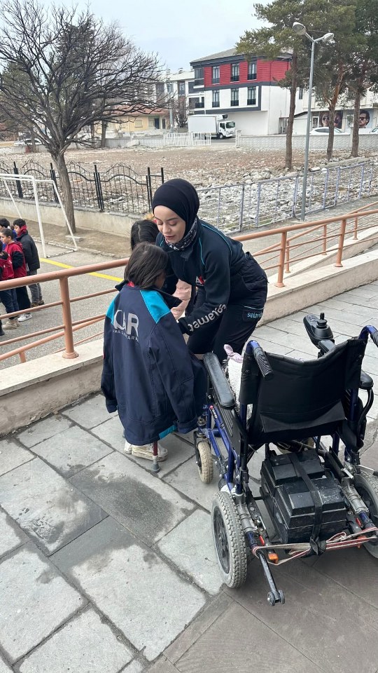 Binadan Engelli Öğrenci Tahliyesi 540X960