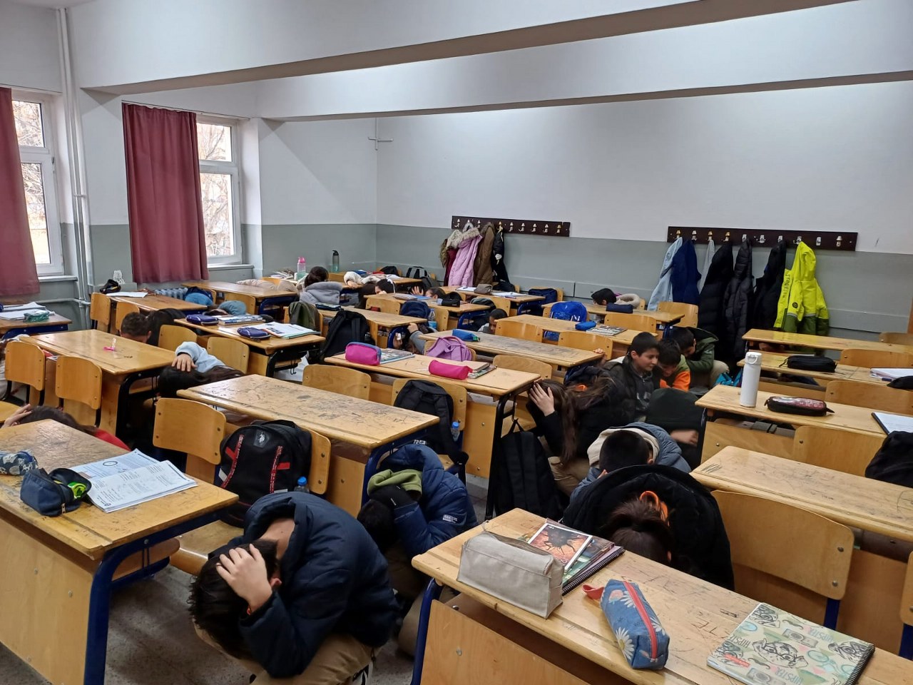 Çök Kapan Tutun 1280X960