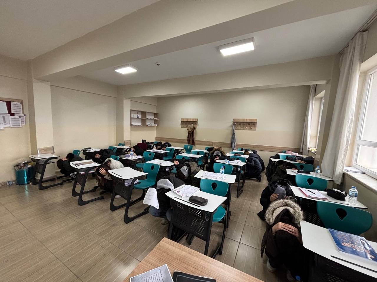 Çök Kapan Tutun 2 1280X960