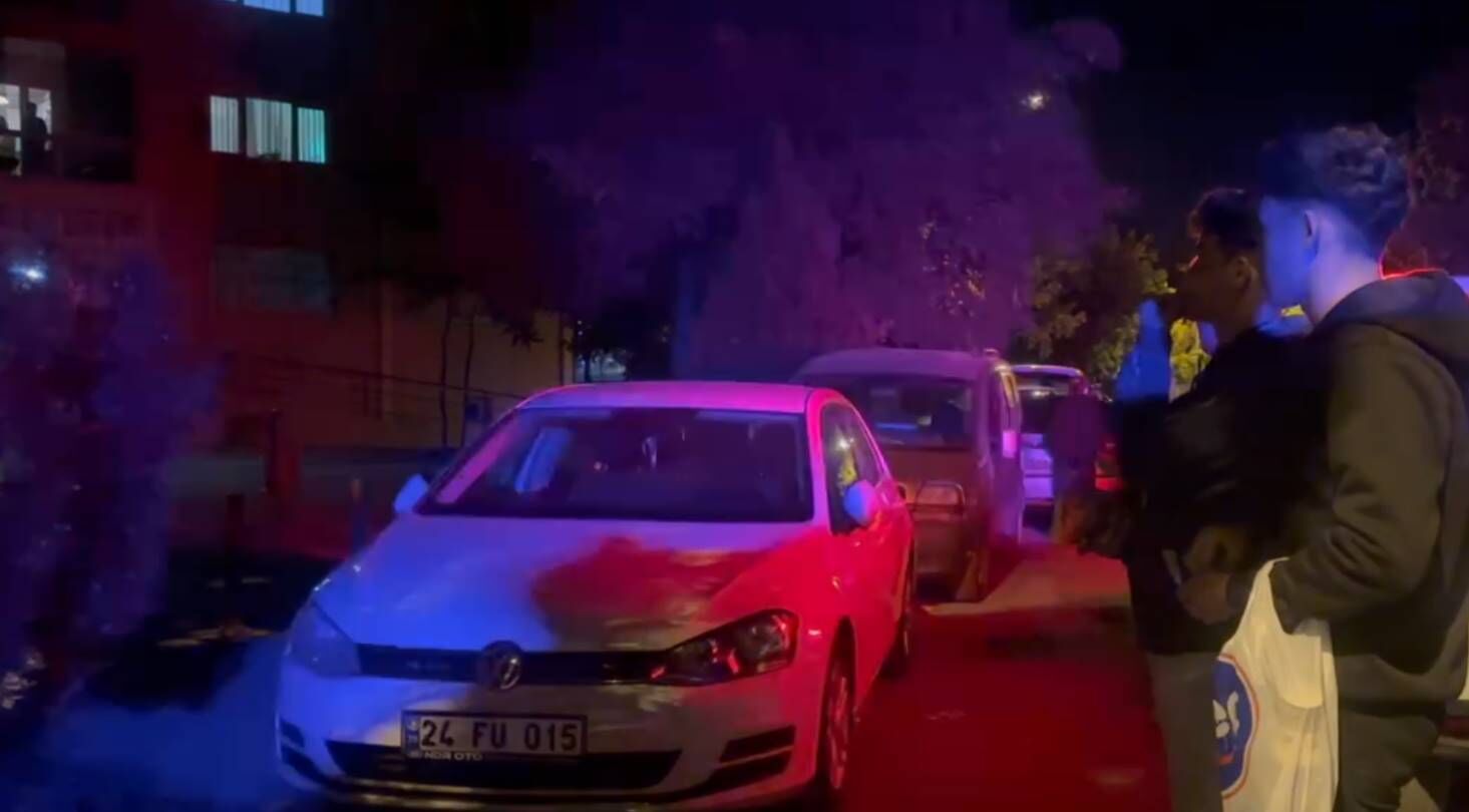 Erzincan'da Vahim Olayı Seyirci Gibi İzlediler, Çekirdek Çitlediler
