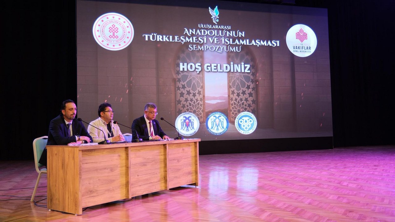 Başkan Aksun “Erzincan, Anadolu’nun Türkleşmesinde Kilit Şehir” (2) 1280X720