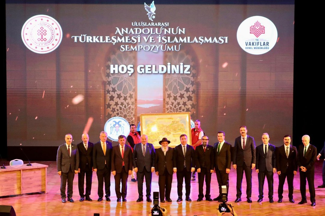 Erzincan’da Tarihî Sempozyum Başladı; Vali Aydoğdu’dan Anlamlı Mesaj (3) 1081X720