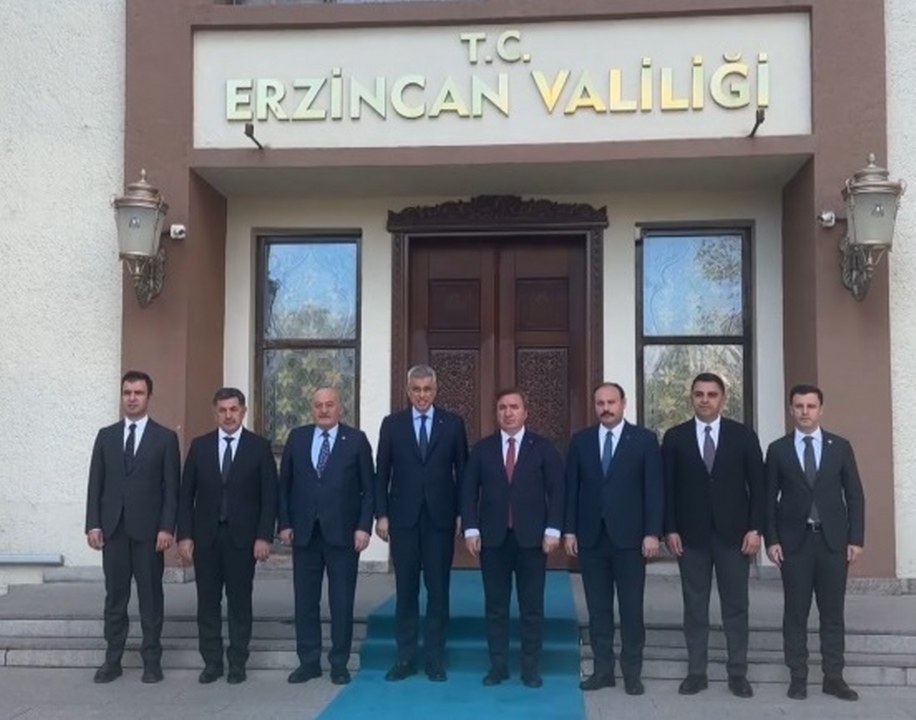 Bakan Memişoğlu Erzincan Valiliğini Ziyaret Etti. 916X720
