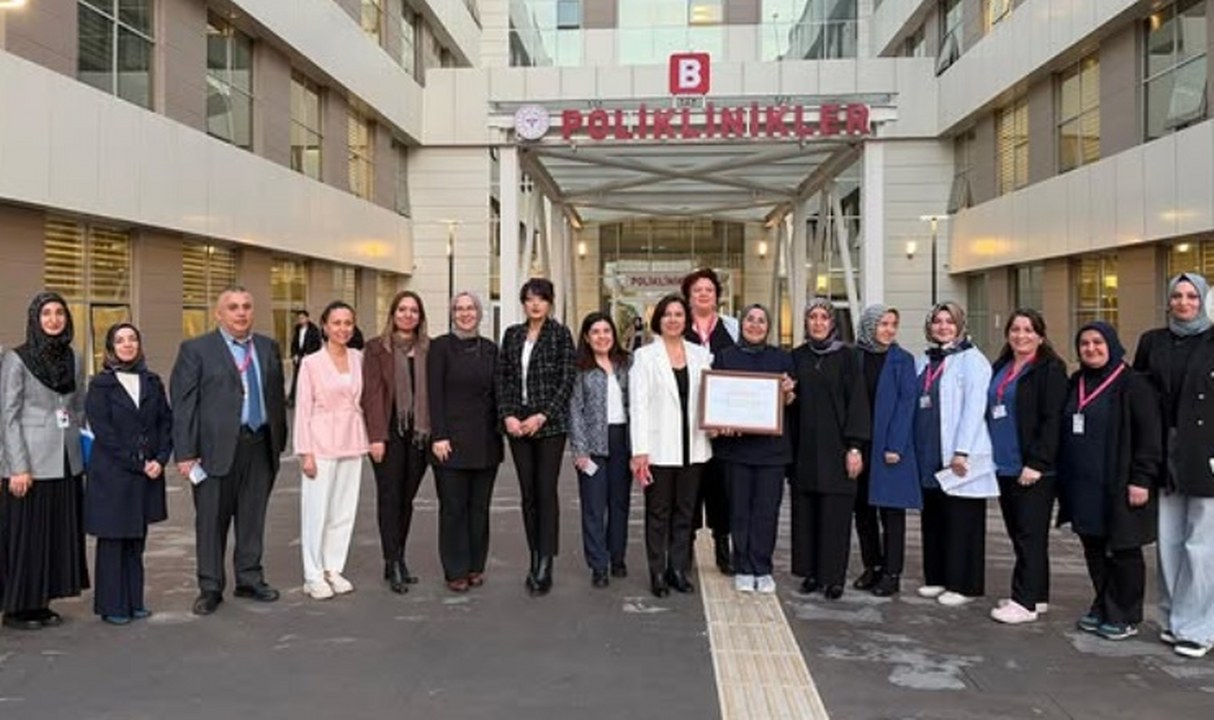 Erzincan Mengücek Gazi Hastanesi “Anne Dostu Hastane” Ünvanını Aldı (2) 1214X720