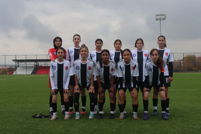 Kızlarımız Fark Yedi! (2)