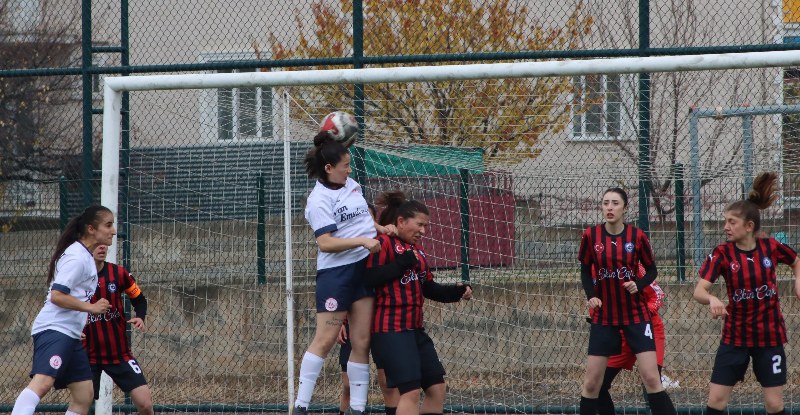 Kızlarımız Fark Yedi! (3)