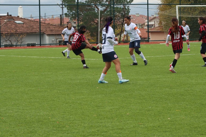 Kızlarımız Fark Yedi! (4)