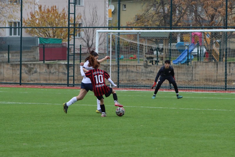 Kızlarımız Fark Yedi! (5)