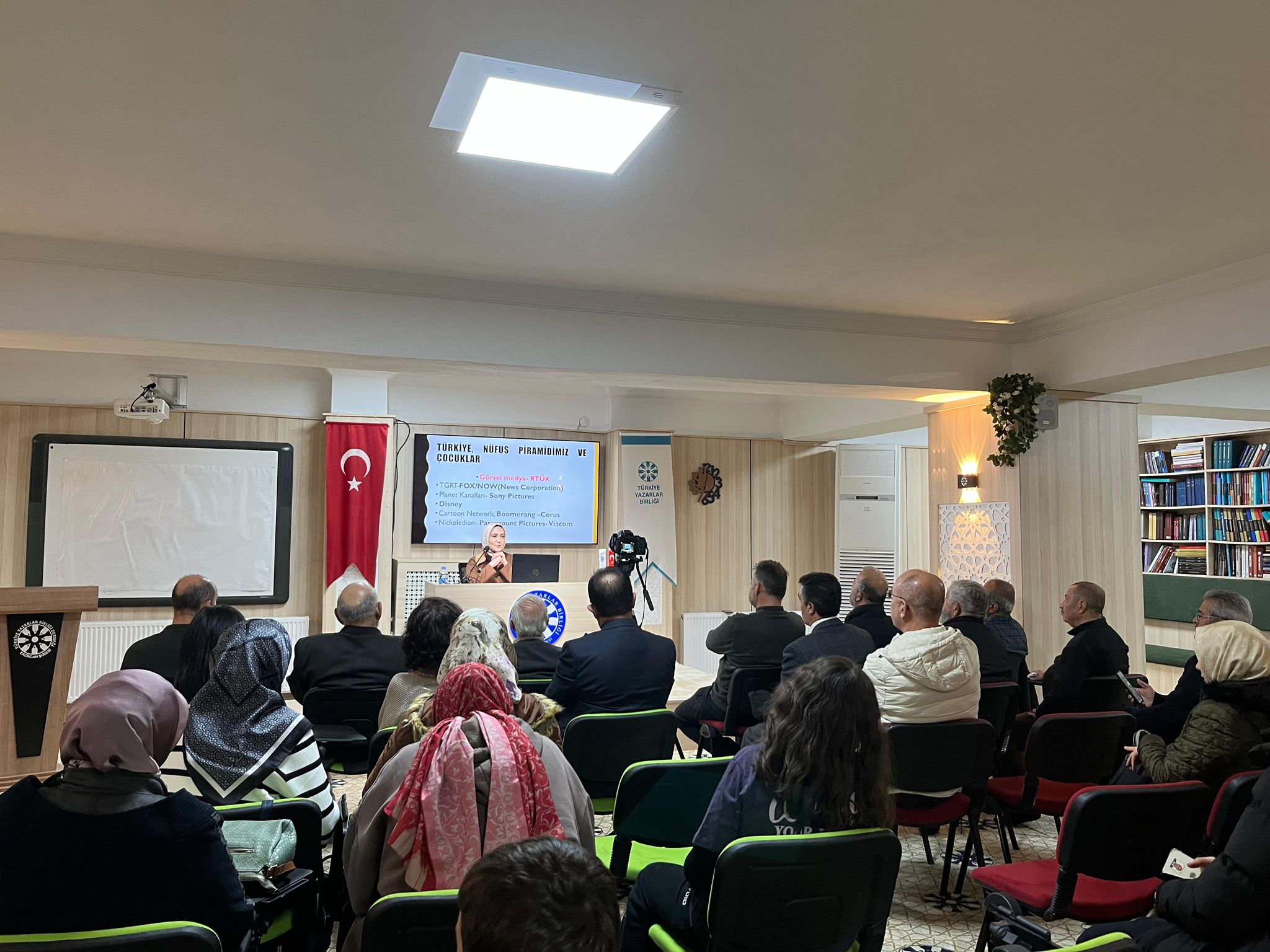 Medya Okur Yazarlığı