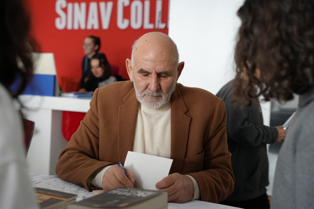 Sınav Koleji’nde Edebiyat Rüzgârı Yazarlar Söyleşide Öğrencilerle Buluştu (6) 1080X720