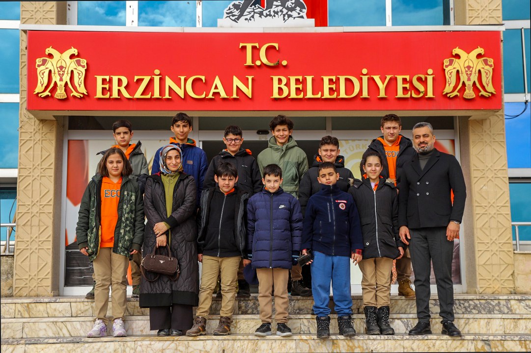Öğrenciler Belediyede Şehir Yönetimini Keşfetti (2) 1081X720