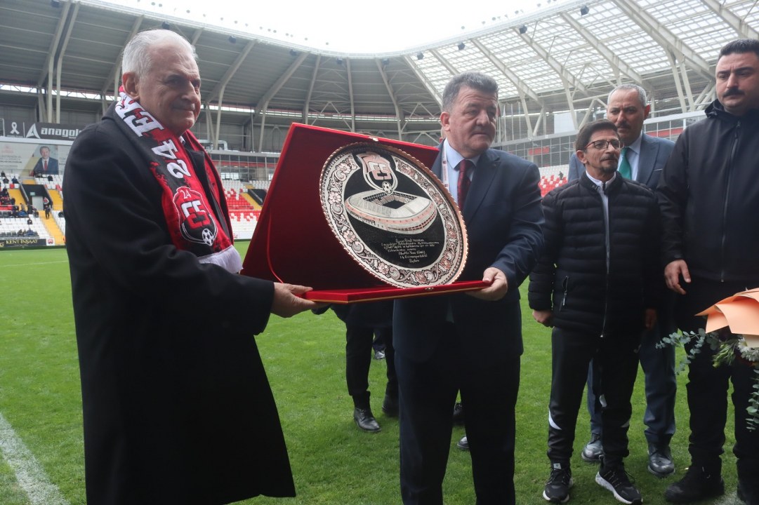 Urfa’yı Şimşek Çarptı (4) 1081X720