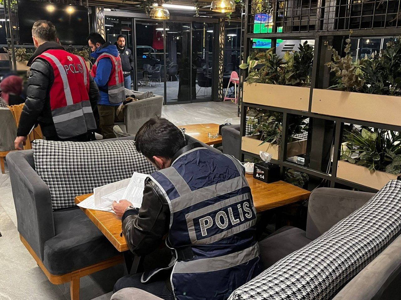 Huzur 24’le Kurallara Uymayan İş Yerleri Gün Yüzüne Çıktı