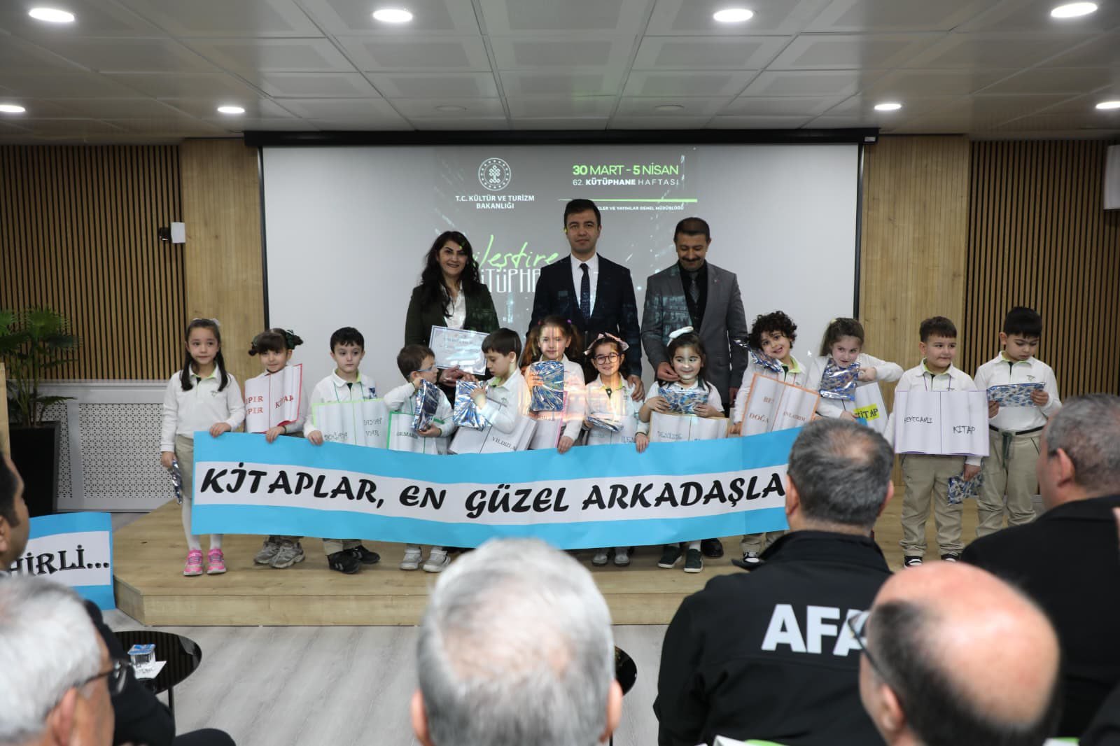 Kitap Dostları Bir Arada