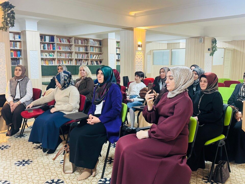 Nilüfer Zontul Aktaş Erzincan’da Aile Ve Kadını Anlattı (3) 960X720