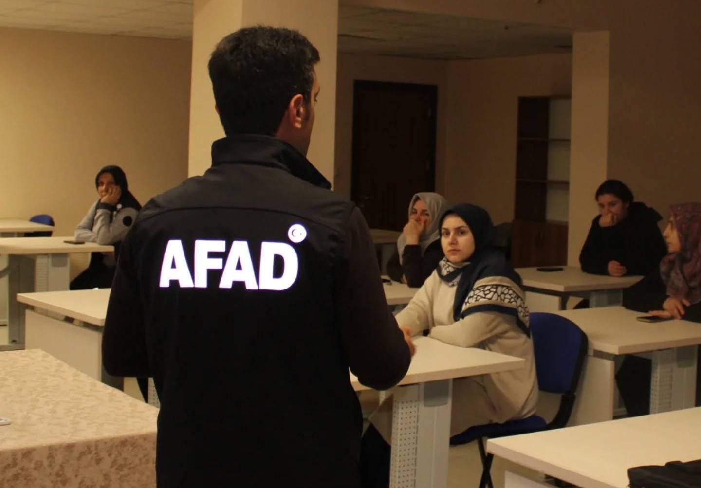 Terzibaba Kız Yurdu’nda Afet Bilinci Eğitimi