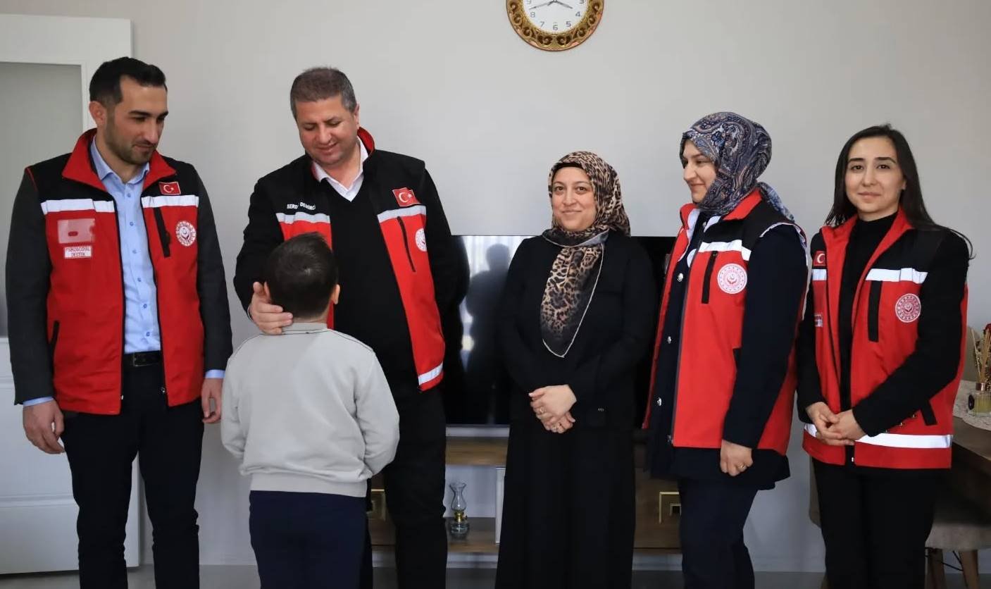 Koruyucu Ailelere Anlamlı Ziyaret