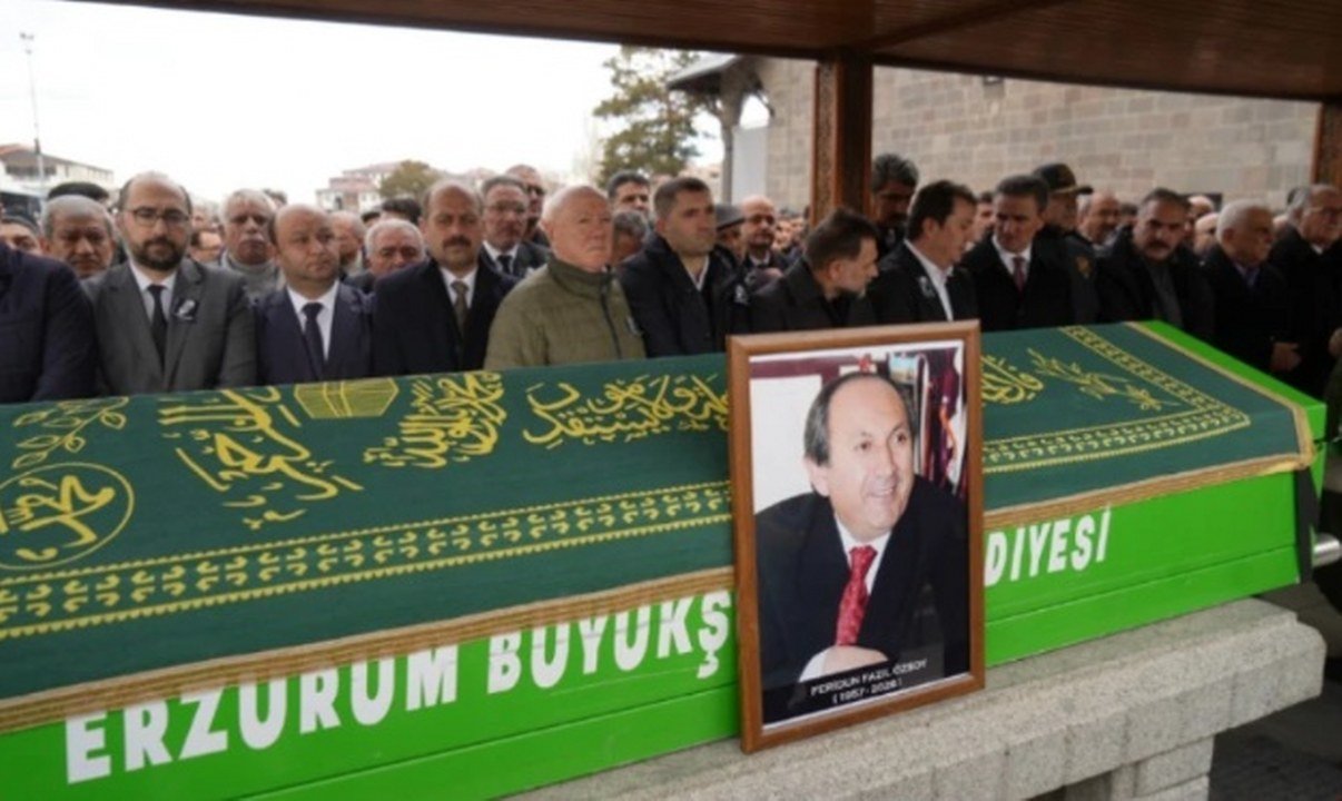 Duayen Gazeteci Özsoy’a Veda