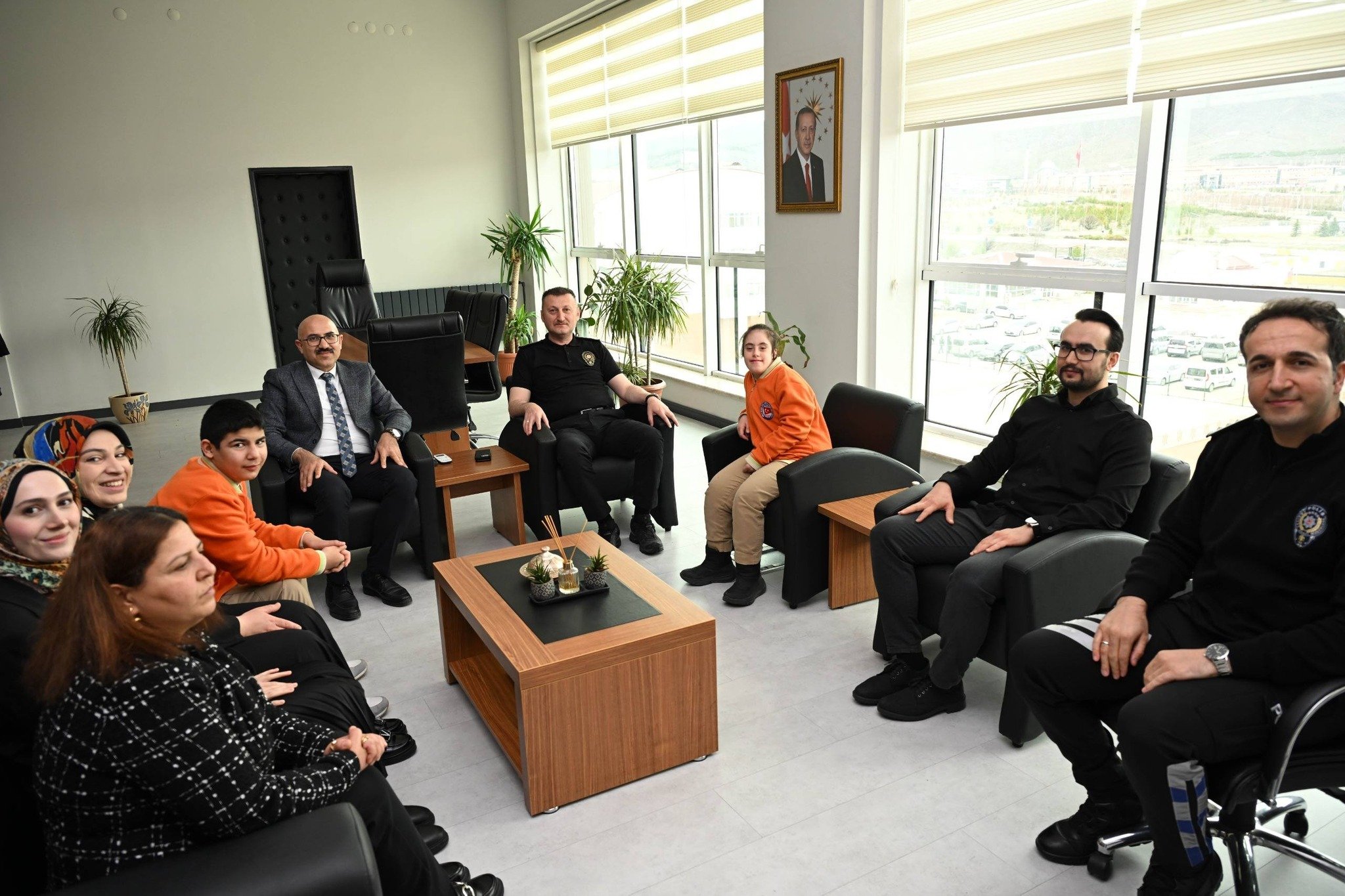 Özel Öğrencilerden Emniyete Anlamlı Polis Haftası Ziyareti