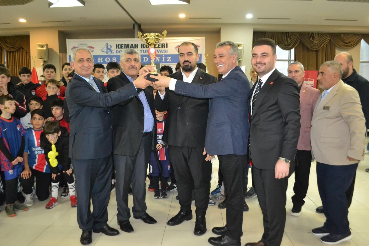 emah Köyleri Dostluk Turnuvası Coşkulu Açılışla Başladı