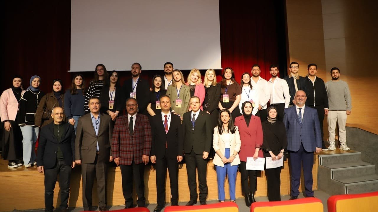 Vergi ve kariyerin yol haritası EBYÜ'de çizildi