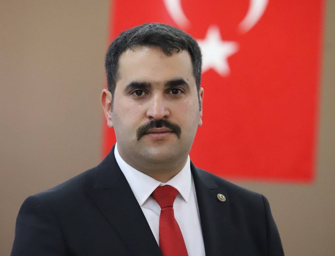 Erzincan Belediyesi’nde Görev Değişimi: Başkan Yardımcılığına Yunus Emre Sazlı Getirildi