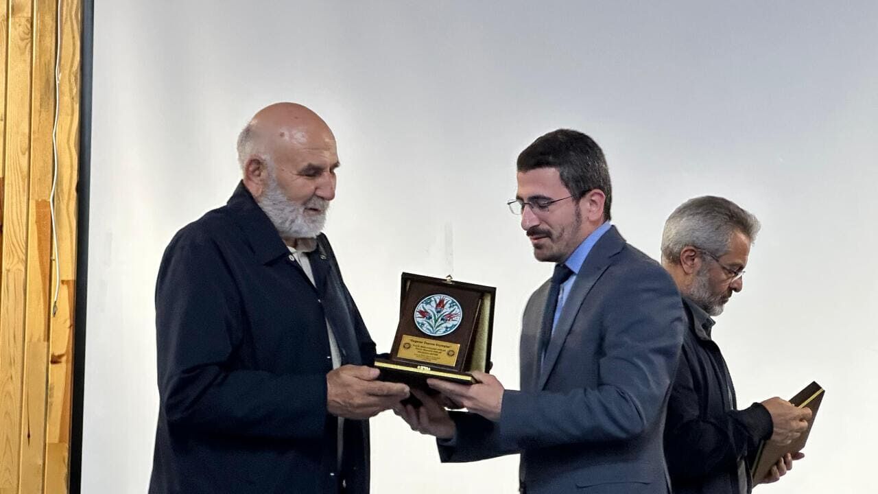 Halil İbrahim Özdemir Değerler Üzerine Söyleşi Plaketi