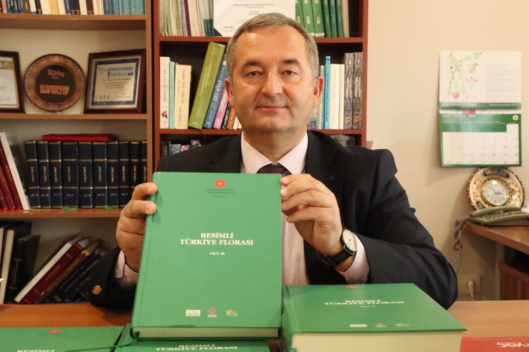 62 Ciltlik Devrim! Anadolu’nun 12 Bin Bitkisi Artık Kendi Dilinde Konuşacak (1) 1080X720