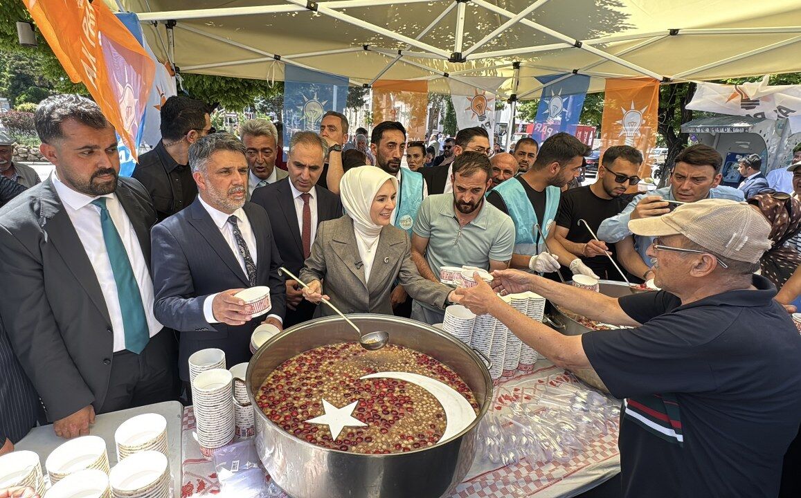 Mahi̇nur Özdemi̇r Göktaş (1) 1157X720