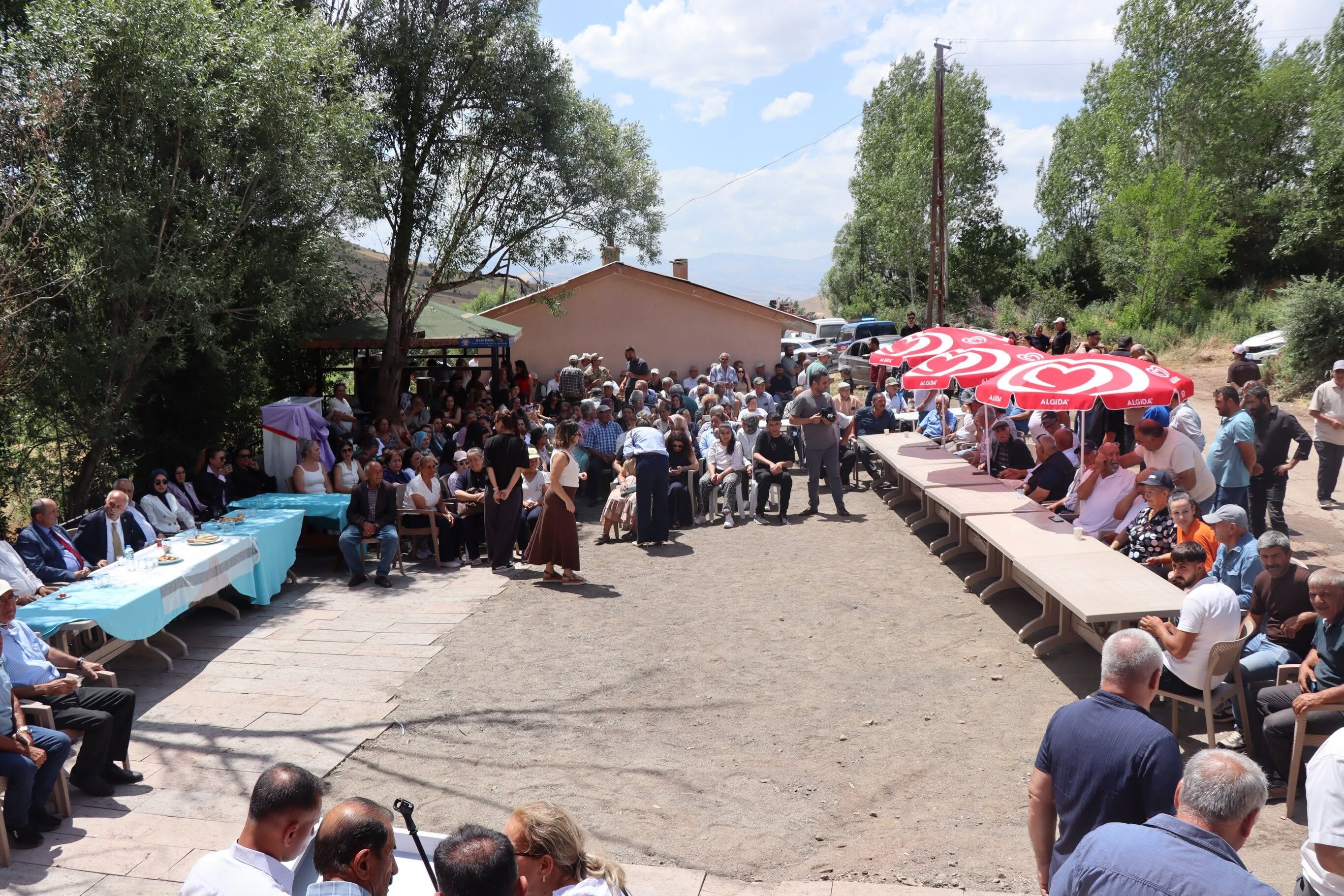 Muhacirkomu Köyü Cemevi Düzenlenen Törenle Hizmete Açıldı