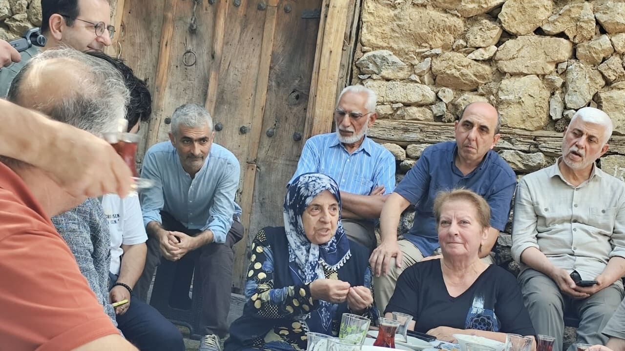 Türkiye Yazarlar Birliği Kemaliye'de Topçu Ailesiyle Buluştu