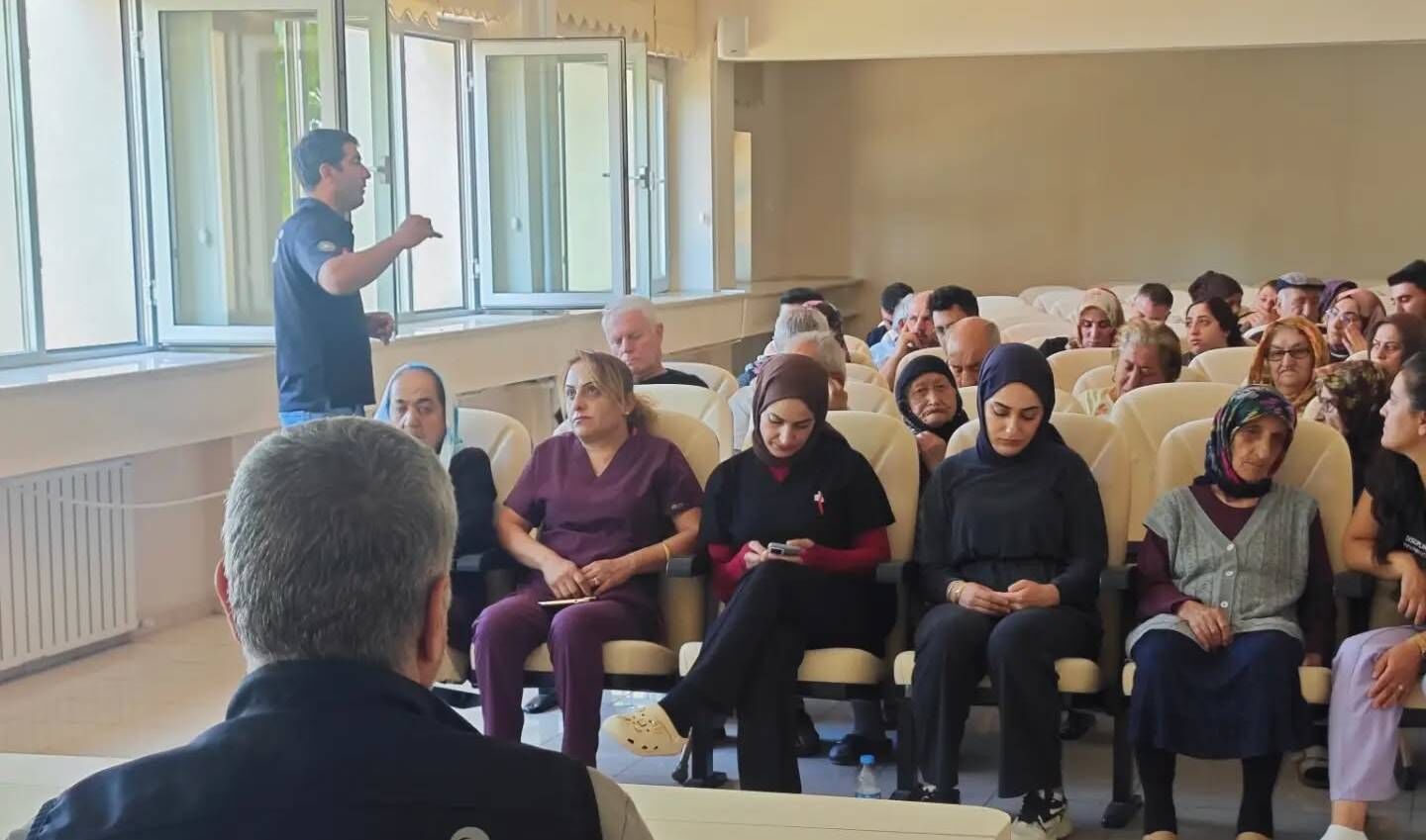 Huzurevi Çalışanları ve Misafirlerine Afet Farkındalık Eğitimi Verildi